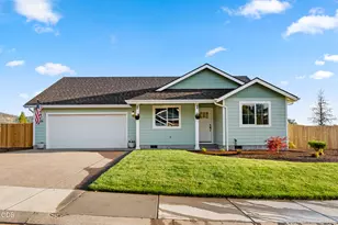 1106 Cascade Loop, Cave Junction, OR 97523 - Photo 2