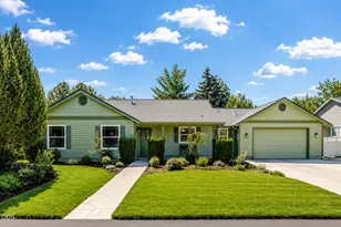 3350 NE Stonebrook Loop, Bend, OR 97701 - Photo 2