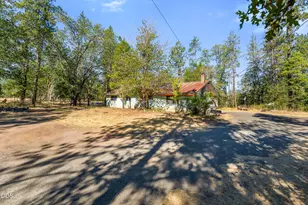 7606 Monument Dr, Grants Pass, OR 97526 - Photo 28