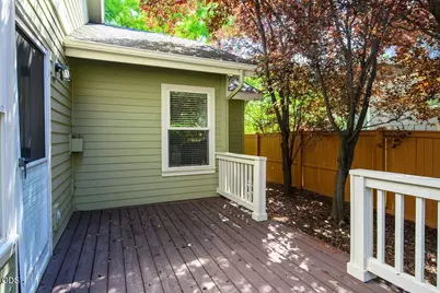20651 NE Sierra Drive, Bend, OR 97701 - Photo 18