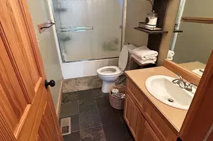 4614 Marsh Hawk Dr, Klamath Falls, OR 97601 - Photo 8