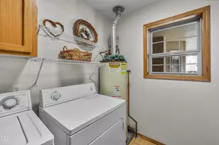 2124 NE Carrie Ln, Bend, OR 97701 - Photo 22