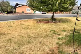2009 Jeffrey Ln, Klamath Falls, OR 97603 - Photo 4