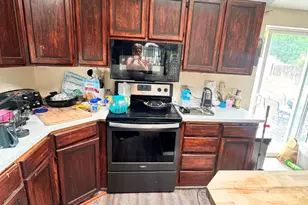 2009 Jeffrey Ln, Klamath Falls, OR 97603 - Photo 6