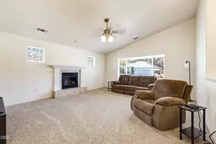 155 Glenwood Dr, Eagle Point, OR 97524 - Photo 6