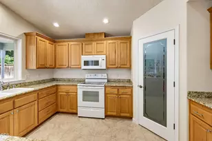 155 Glenwood Dr, Eagle Point, OR 97524 - Photo 12