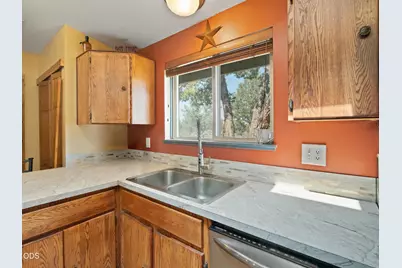 10898 NW Kingwood Drive, Redmond, OR 97756 - Photo 14