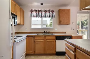 2911 SW Reindeer Ave, Redmond, OR 97756 - Photo 8