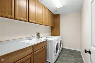 1403 Larson Creek Dr, Medford, OR 97504 - Photo 26