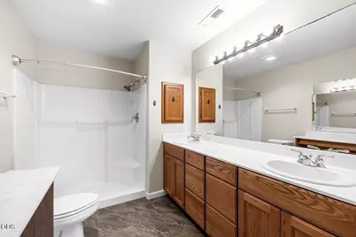 1403 Larson Creek Drive, Medford, OR 97504 - Photo 16