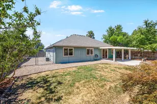 1403 Larson Creek Dr, Medford, OR 97504 - Photo 26