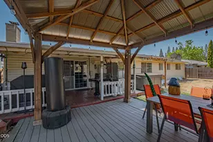 1031 Temple Dr, Central Point, OR 97502 - Photo 10