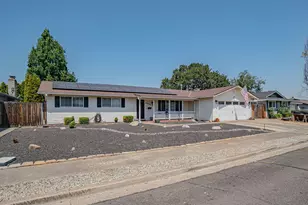 1031 Temple Dr, Central Point, OR 97502 - Photo 18