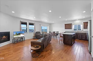 976 SE Maui Ln, Madras, OR 97741 - Photo 12