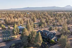18025 Cascade Estates Dr, Bend, OR 97703 - Photo 2
