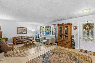 255 Queens Branch Rd, Rogue River, OR 97537 - Photo 10