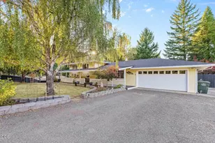 255 Queens Branch Rd, Rogue River, OR 97537 - Photo 6