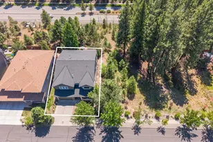 121 NW Outlook Vista Dr, Bend, OR 97703 - Photo 2