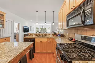 121 NW Outlook Vista Dr, Bend, OR 97703 - Photo 10