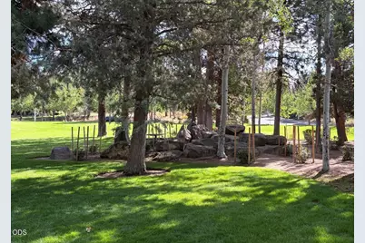 121 NW Outlook Vista Drive, Bend, OR 97703 - Photo 50