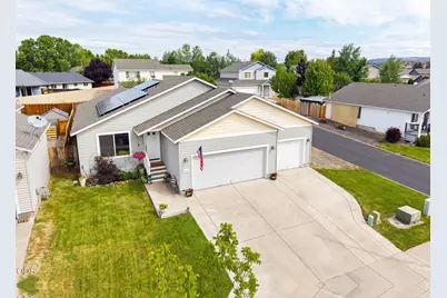 725 NE Robin Place, Prineville, OR 97754 - Photo 1