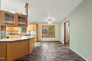 537 Thompson Creek Rd, Jacksonville, OR 97530 - Photo 10