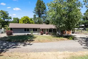 4050 Dark Hollow Rd, Medford, OR 97501 - Photo 4