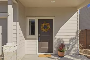 20526 SE Cameron Ave, Bend, OR 97702 - Photo 2