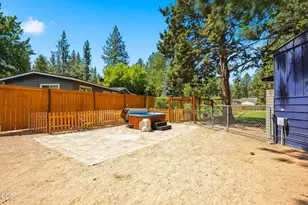 19657 Hiller Dr, Bend, OR 97702 - Photo 46