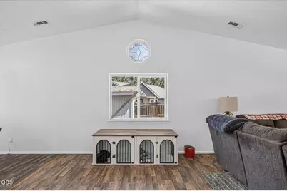 82 Maple Street, Shady Cove, OR 97539 - Photo 6