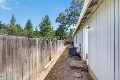 82 Maple Street, Shady Cove, OR 97539 - Photo 24