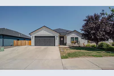 967 Arrowhead Trail, Eagle Point, OR 97524 - Photo 1