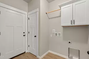 2223 Piazza Dr, Medford, OR 97501 - Photo 14