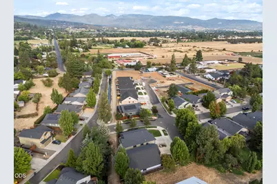 2223 Piazza Drive, Medford, OR 97501 - Photo 36