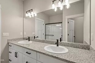 2223 Piazza Dr, Medford, OR 97501 - Photo 26