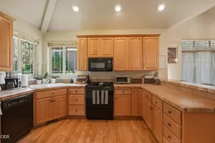335 Mt Washington Dr, Bend, OR 97702 - Photo 4