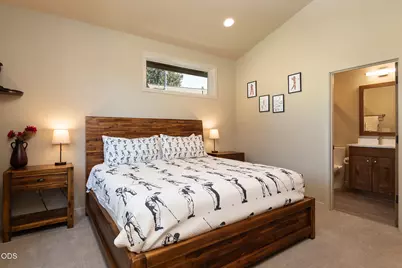 60484 Kangaroo Loop, Bend, OR 97702 - Photo 18
