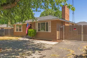 4225 Summers Ln, Klamath Falls, OR 97603 - Photo 2