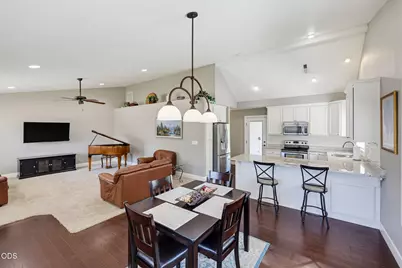 876 Holley Way, Central Point, OR 97502 - Photo 10