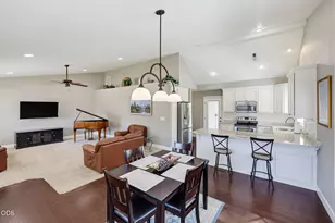 876 Holley Way, Central Point, OR 97502 - Photo 10