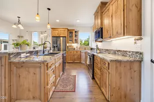 2248 Calico Ln, Medford, OR 97501 - Photo 18