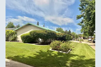 601 Souvenir Street, Medford, OR 97501 - Photo 2