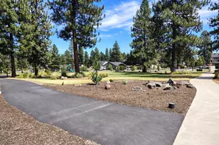 1949 W Williamson Ave, Sisters, OR 97759 - Photo 38