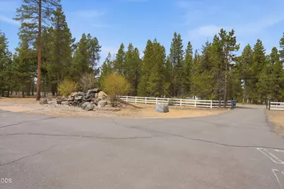 15965 Parkway Drive, La Pine, OR 97739 - Photo 8