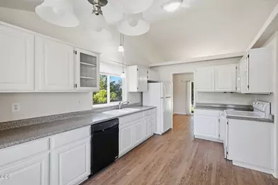 26 SW Leonard Street, Grants Pass, OR 97526 - Photo 14