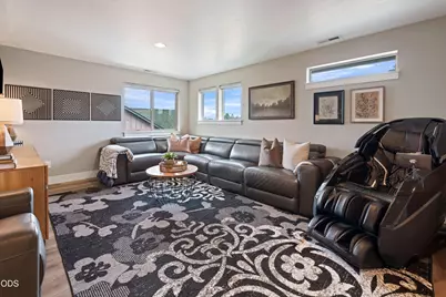 2409 NE Robinson Street, Bend, OR 97701 - Photo 40