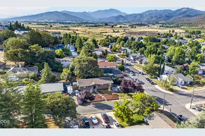 206 Alder Street, Phoenix, OR 97535 - Photo 44