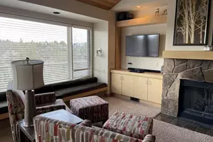 1916 Redtail Hawk Dr, Redmond, OR 97756 - Photo 6
