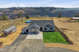 4819 SW Trout Rd, Terrebonne, OR 97760 - Photo 2