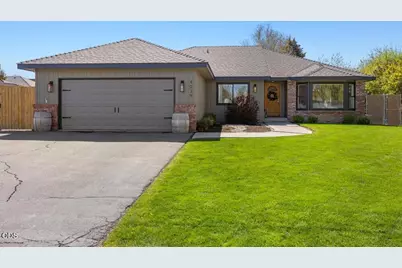 4039 Valinda Way, Klamath Falls, OR 97603 - Photo 1